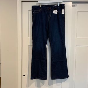 Gap NWT Perfect Boot Jeans, 33r